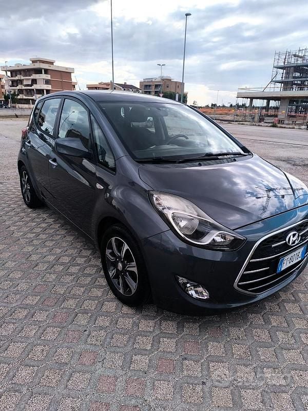 Usata Hyundai ix20 90 CV (66 kW) 2018 Grigio Utilitaria