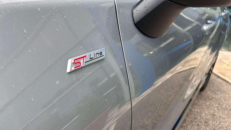 Usata Ford Puma ST-Line 125 CV (91 kW) 2023 Solar silver SUV