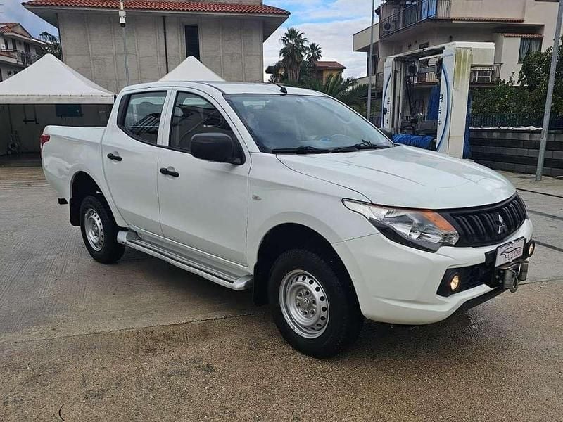 Usata Mitsubishi L200 Intense 181 CV (133 kW) 2018 Bianco Pick-up