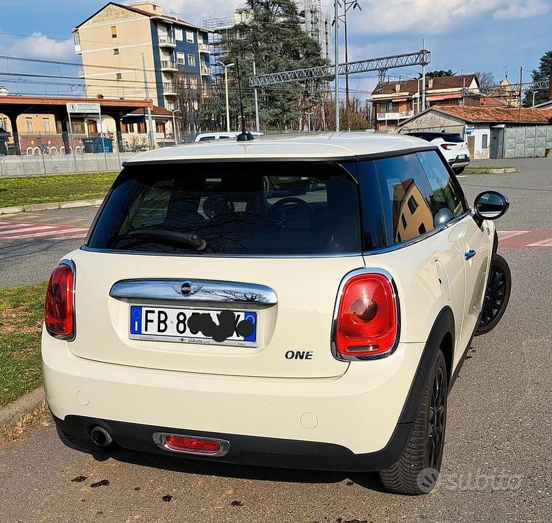Usata Mini ONE 102 CV (75 kW) 2015 Bianco Utilitaria