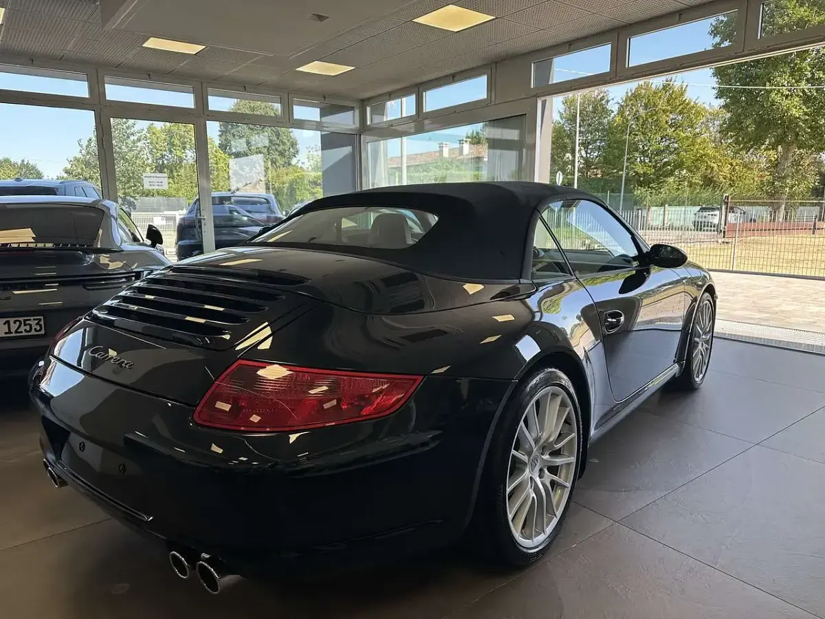 Usata Porsche 911 Carrera Cabriolet 325 CV (239 kW) 2008 Nero Cabrio