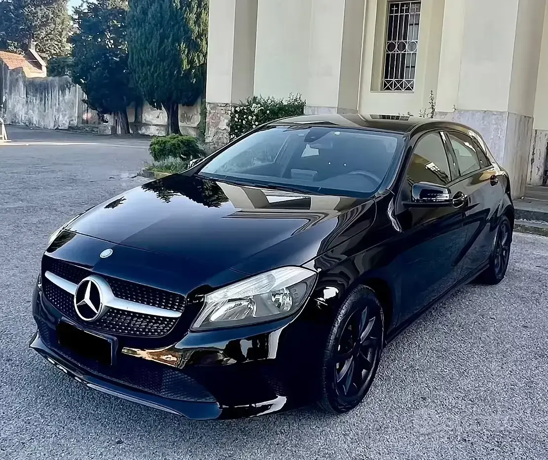 Usata Mercedes A180 109 CV (80 kW) 2017 Nero Berlina