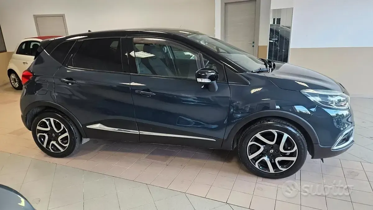 Usata Renault Captur 90 CV (66 kW) 2015 Bluazzurro SUV