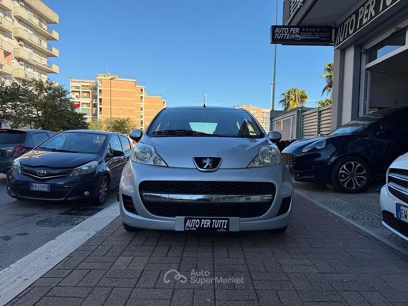Grigio Usata 2009 Peugeot 107 Due volumi | 5350 € (Cara) - Immagine 1/4