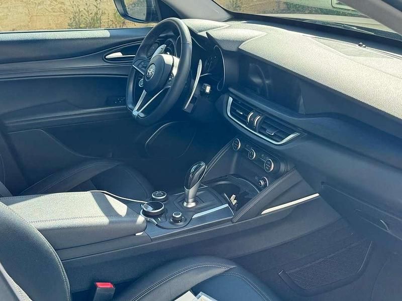 Usata Alfa Romeo Stelvio Executive 209 CV (153 kW) 2018 Grigio SUV