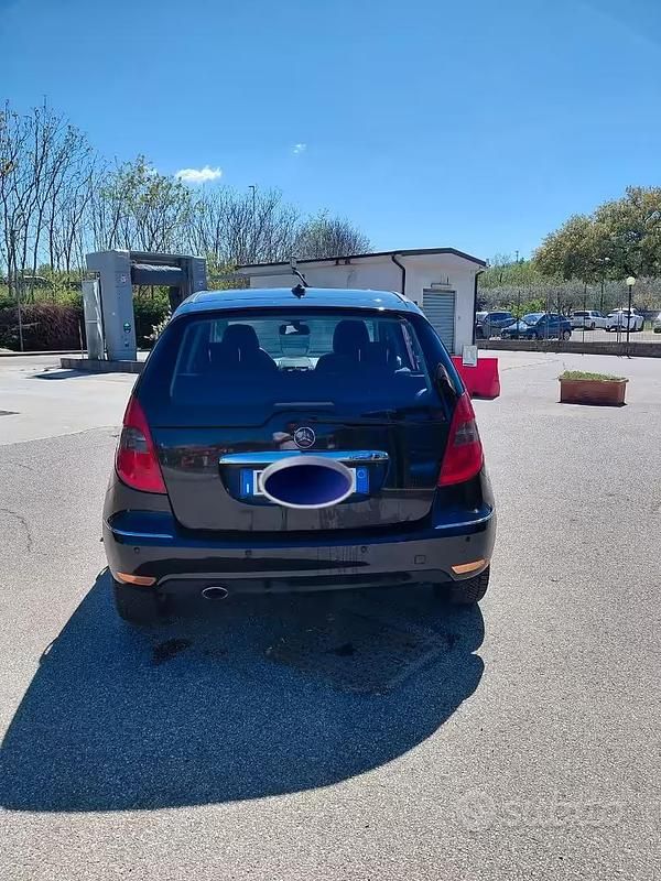 Occasion Mercedes A180 Avantgarde 109 ch (80 kW) 2011 Berline