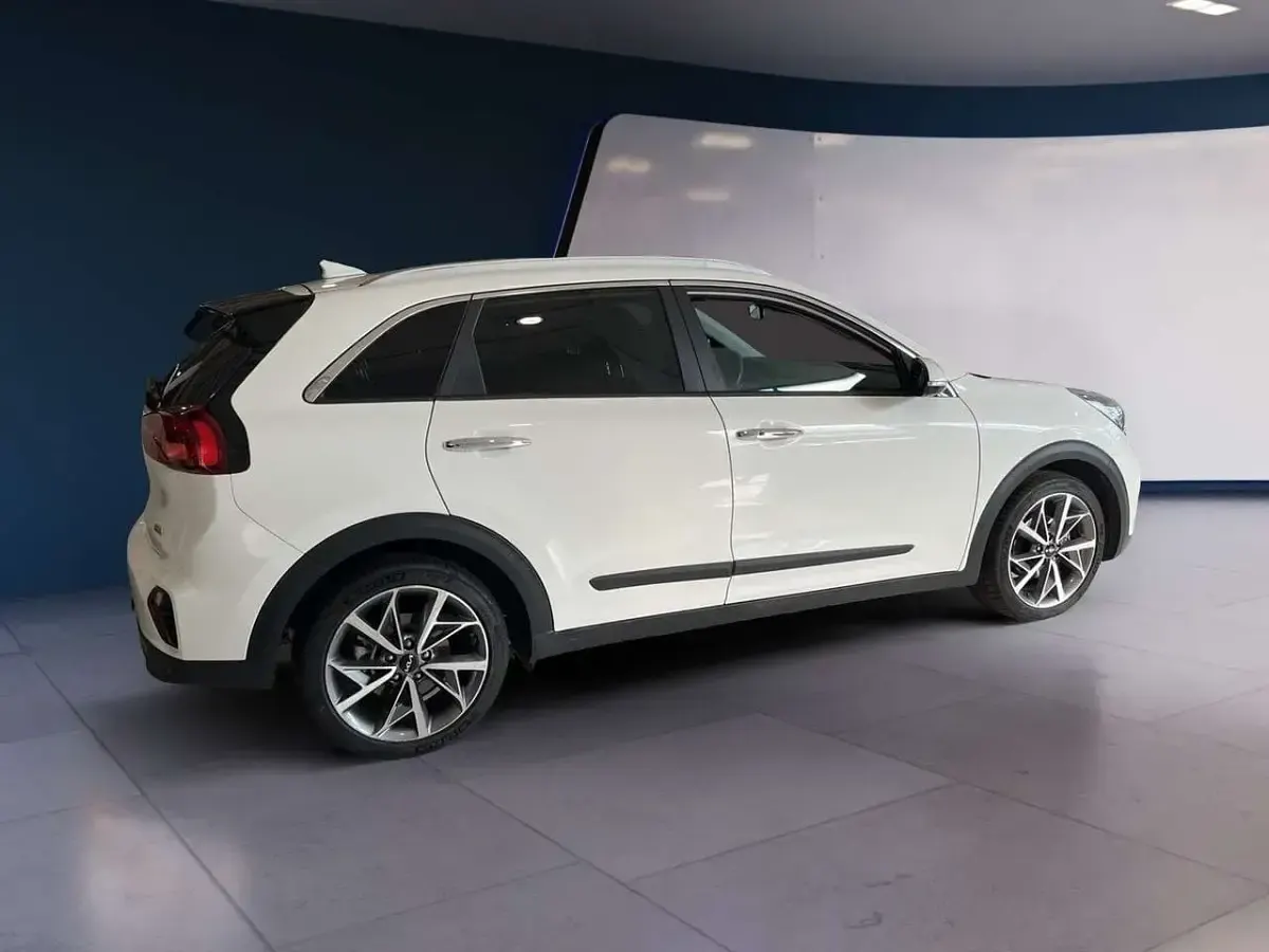 Usata Kia Niro 141 CV (103 kW) 2022 Bianco SUV