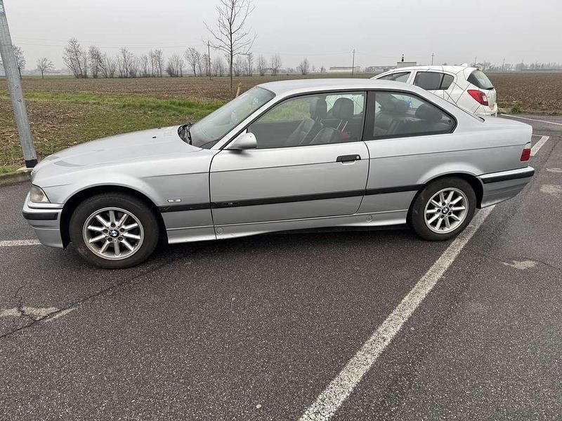 Usata BMW 318 140 CV (102 kW) 1998 Coupé