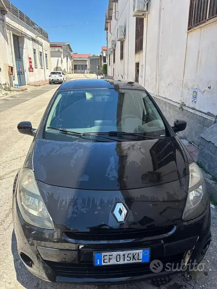 Usata Renault Clio III 64 CV (47 kW) 2010 Nero Berlina