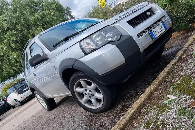 Usata Land Rover Freelander 111 CV (81 kW) 2005 Grigio SUV