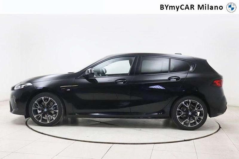 Usata BMW 118 M Sport 150 CV (110 kW) 2025 Black sapphire metallizzato Utilitaria