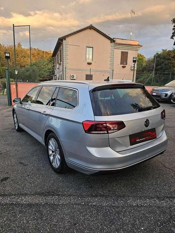 Usata VW Passat Business 122 CV (89 kW) 2021 Argento Station wagon