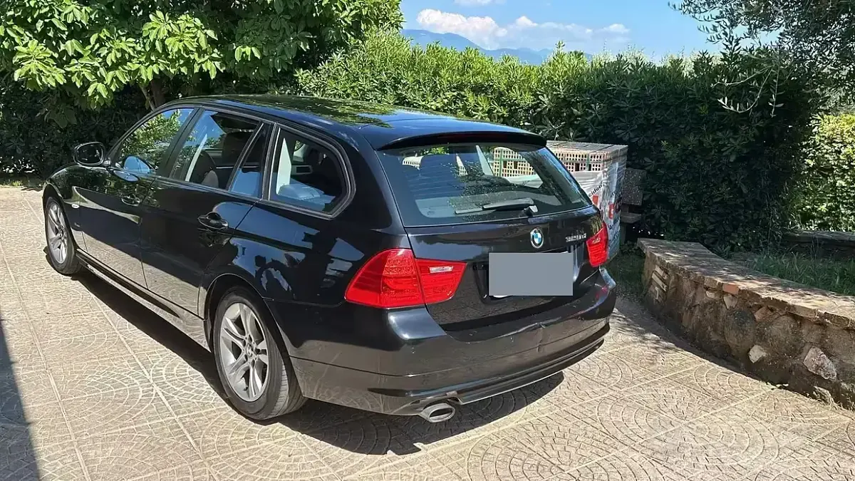 Usata BMW 320 184 CV (135 kW) 2010 Nero Station wagon
