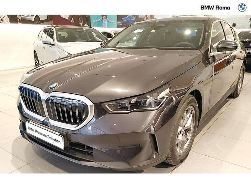 Sophisto grey metallizzato Usata 2024 BMW 520 Tre volumi | 42.390 € - Immagine 1/3