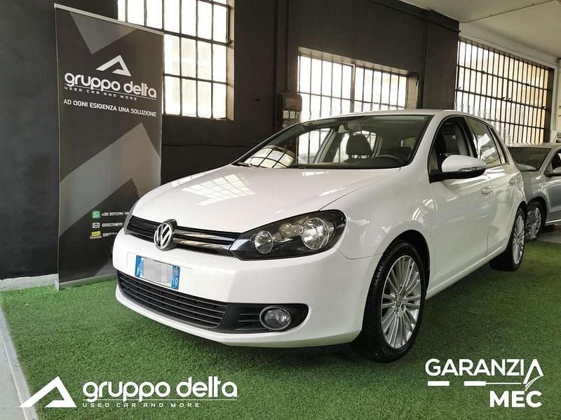 Bianco Usata 2010 VW Golf VI Trendline Tre volumi | 6500 € (Buon prezzo) - Immagine 1/4