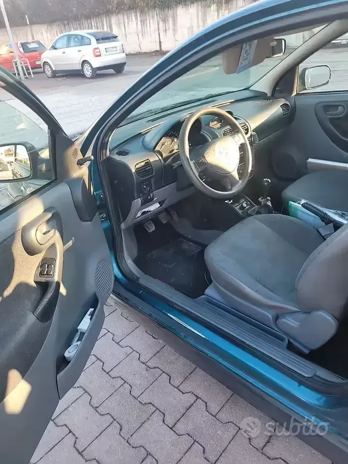 Usata Opel Corsa 58 CV (42 kW) 2002 Verde Utilitaria