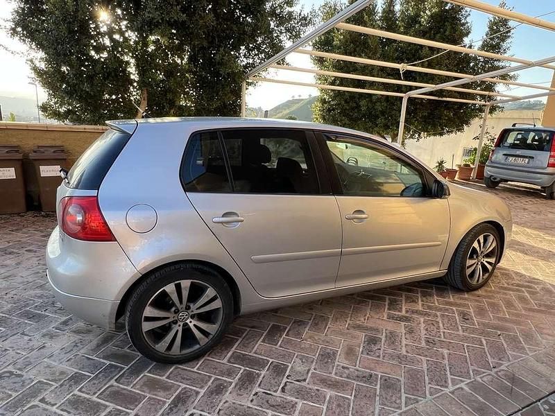 Usata 2005 VW Golf IV Sportline Tre volumi | 4000 € (Cara) - Immagine 1/4