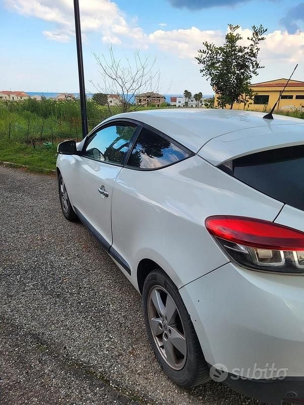 Usata Renault Mégane III 110 CV (80 kW) 2010 Bianco Utilitaria