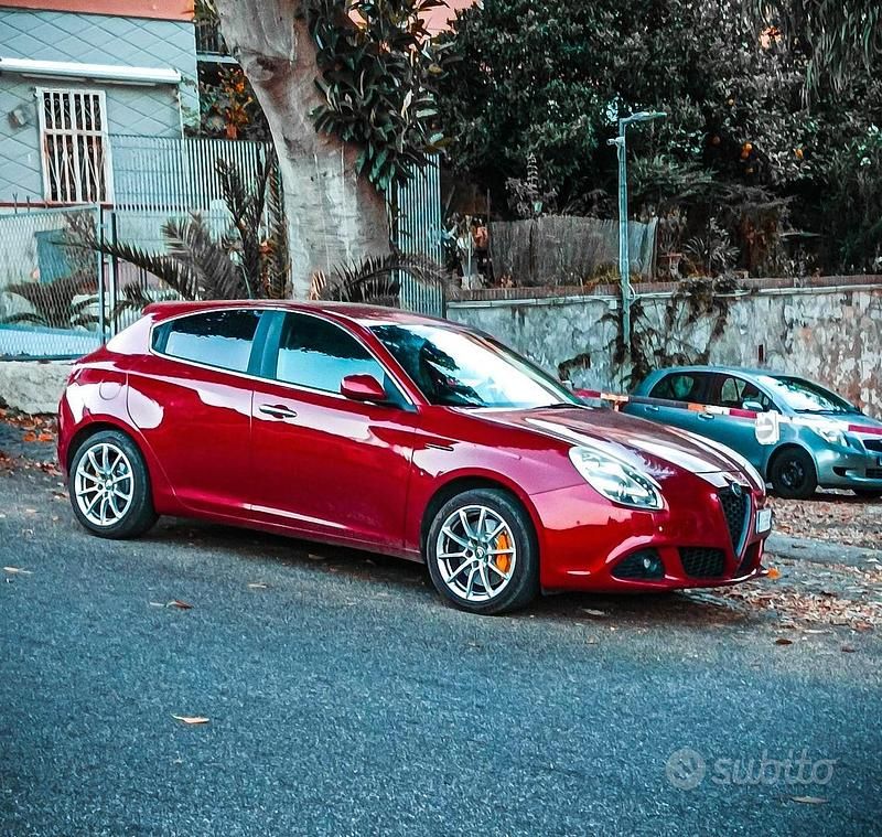 Usata Alfa Romeo Giulietta Distinctive 170 CV (125 kW) 2010 Rosso Berlina