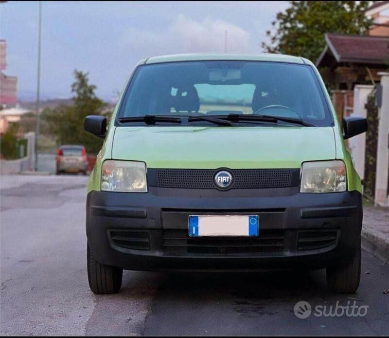Usata Fiat Punto 54 CV (39 kW) 2004 Utilitaria