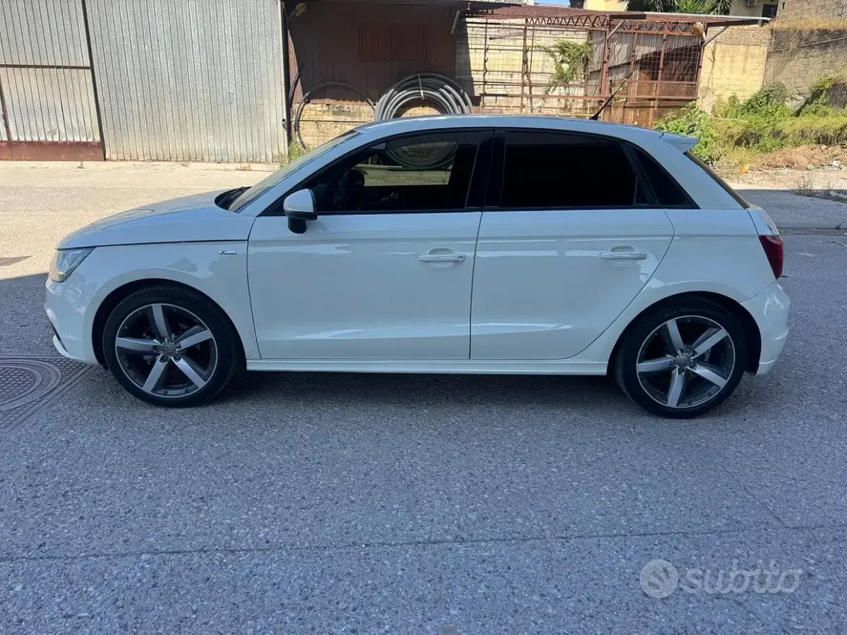 Usata Audi A1 Attraction 90 CV (66 kW) 2012 Beige Utilitaria