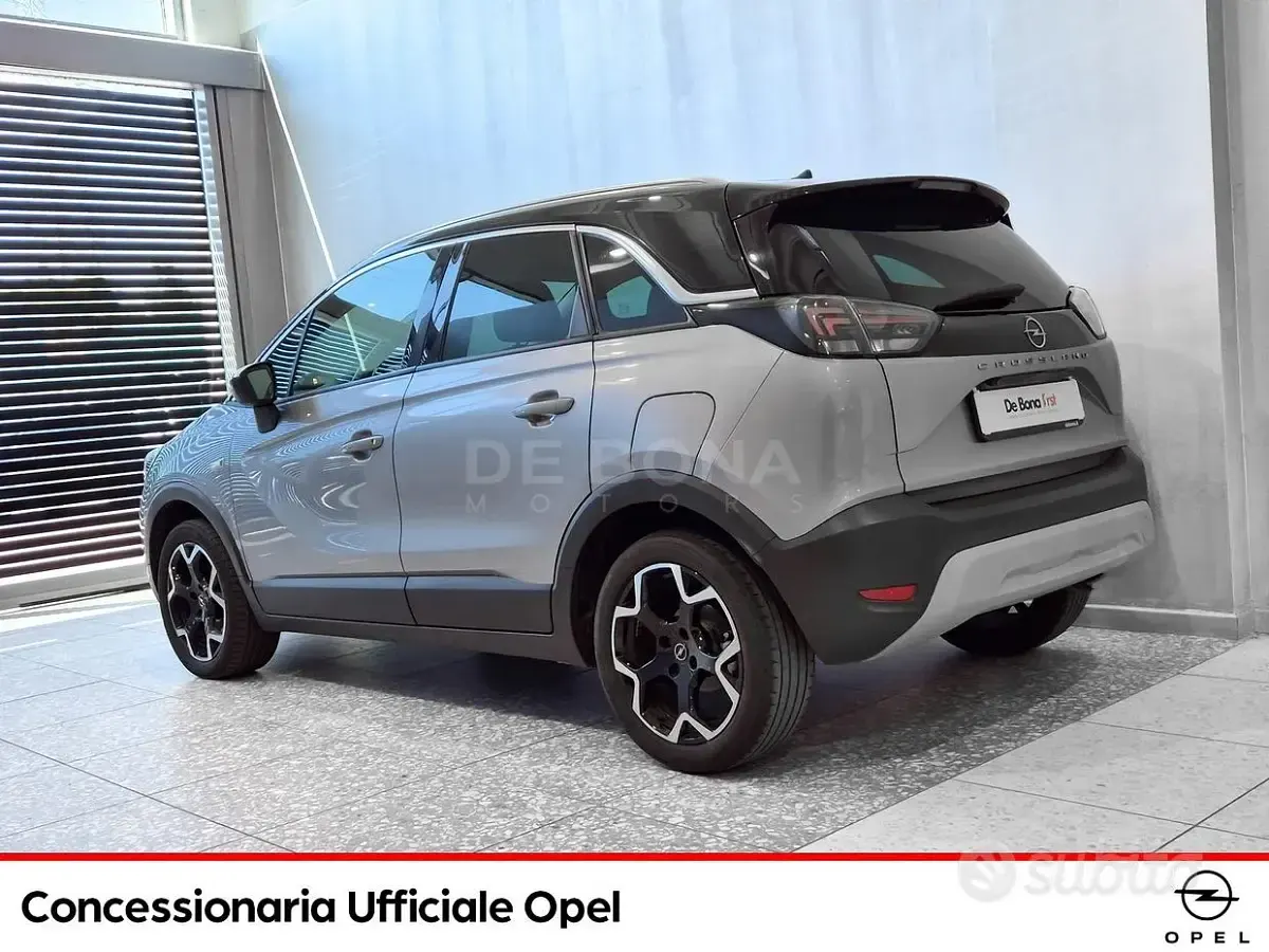 Usata Opel Crossland Elegance 110 CV (80 kW) 2022 Grigio SUV