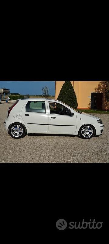 Usata Fiat Punto 2004 Bianco Berlina