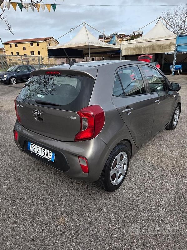 Usata Kia Picanto 67 CV (49 kW) 2019 Grigio Utilitaria