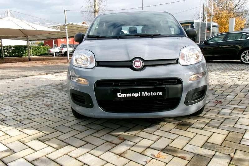Begagnad Fiat Panda S 69 HK (50 kW) 2021 Grå Sedan
