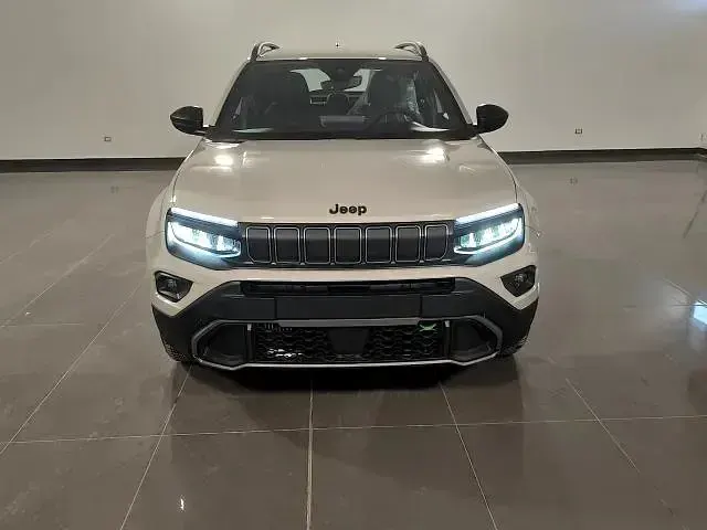 Nuova Jeep Avenger 136 CV (100 kW) 2026 Granite SUV
