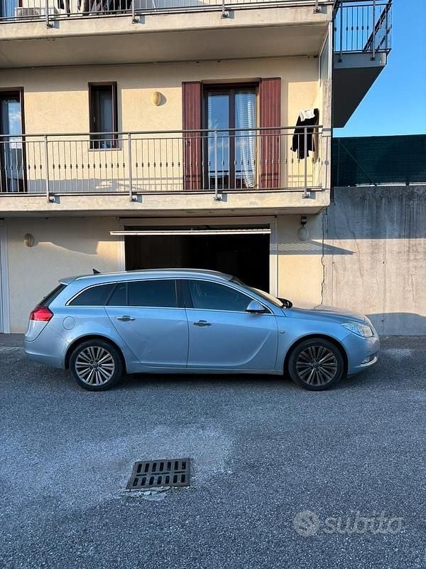 Usata Opel Insignia 160 CV (117 kW) 2013 Grigio Station wagon