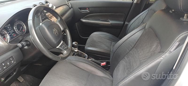 Usata Suzuki Vitara 103 CV (75 kW) 2019 Grigio SUV