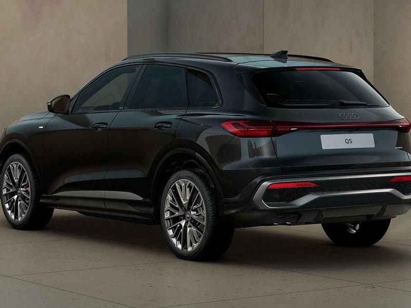 Nuova Audi Q5 S-Line 204 CV (150 kW) 2026 Nero mito metallizzato SUV