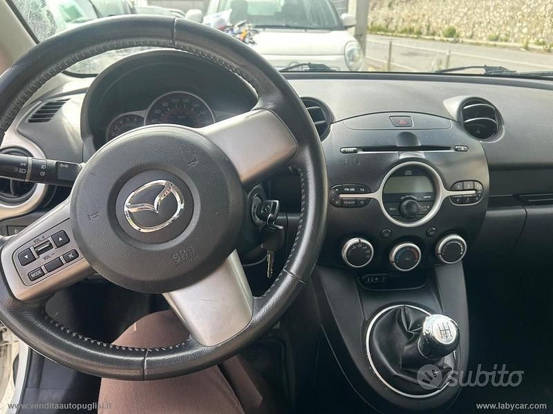 Usata Mazda 2 Inclusive 90 CV (66 kW) 2010 Bianco Utilitaria