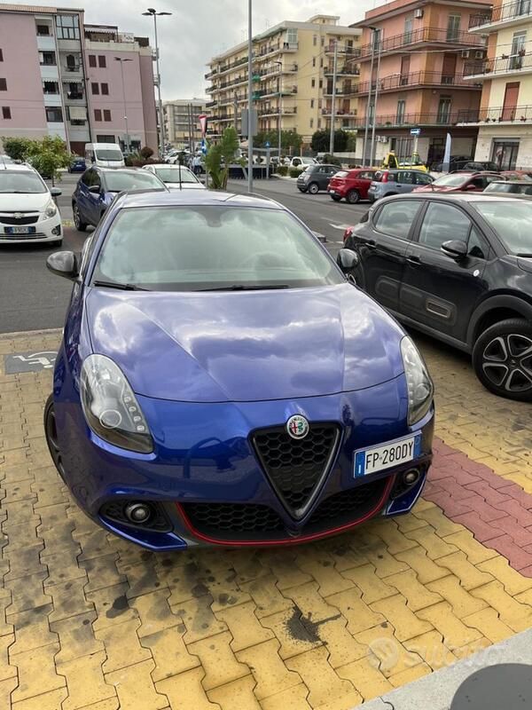 Usata 2018 Alfa Romeo Giulietta Due volumi | 15.500 € (Cara) - Immagine 1/4