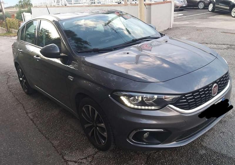 Usata Fiat Tipo Lounge 120 CV (88 kW) 2018 Grigio Berlina