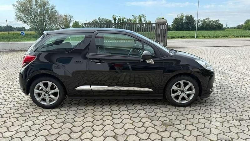 Usata DS Automobiles DS3 So Chic 99 CV (72 kW) 2017 Nero perla Berlina
