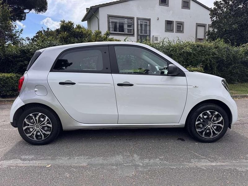 Usata Smart ForFour Superpassion 71 CV (52 kW) 2018 Utilitaria