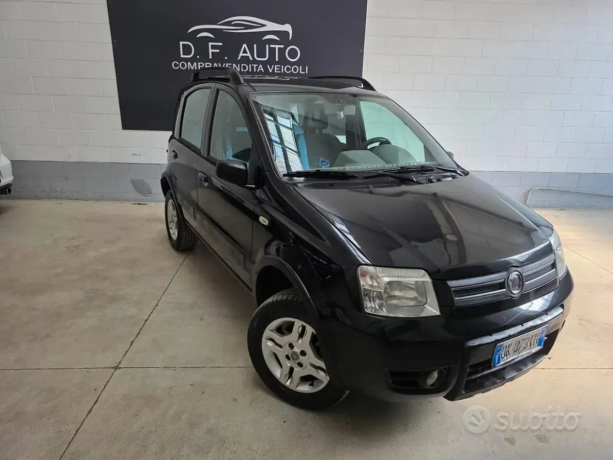 Occasion Fiat Panda 4x4 Climbing 69 ch (50 kW) 2007 Noir Citadine