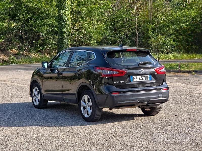 Gebraucht Nissan Qashqai Tekna 116 PS (85 kW) 2019 Schwarz SUV