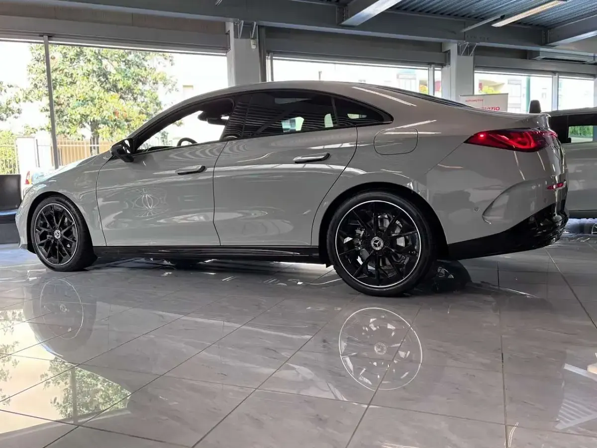Nuova Mercedes CLA200 AMG Line Premium 163 CV (119 kW) 2026 956 grigio alpi manufaktur Berlina