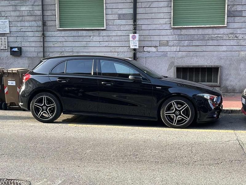 Usata Mercedes A180 Premium 116 CV (85 kW) 2021 Berlina