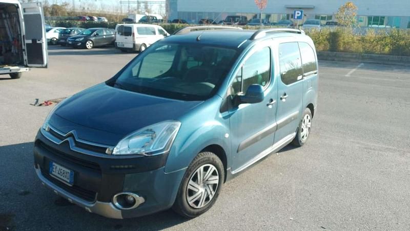 Usata Citroën Berlingo XTR 116 CV (85 kW) 2015 Blu/azzurro Monovolume