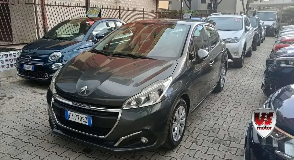 Usata Peugeot 208 Active 82 CV (60 kW) 2015 Grigio Utilitaria