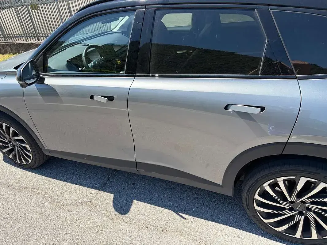 Usata Tiger Six 167 CV (122 kW) 2025 Argento SUV