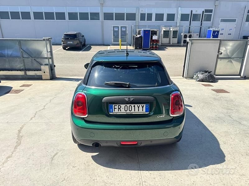 Usata Mini ONE Hype 75 CV (55 kW) 2018 Verde Utilitaria