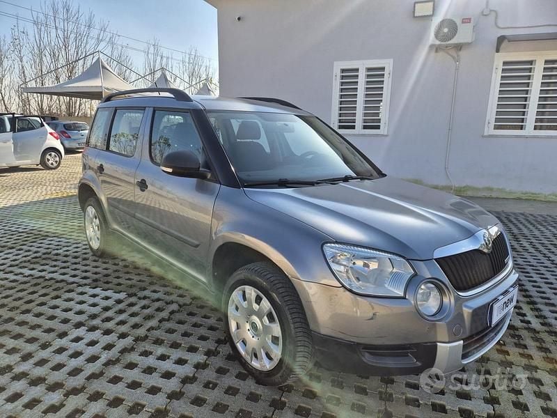 Usata Skoda Yeti GreenLine 105 CV (77 kW) 2011 Grigio SUV