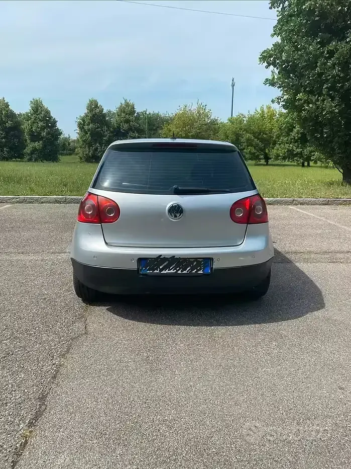 Usata VW Golf V 105 CV (77 kW) 2007 Grigio Berlina