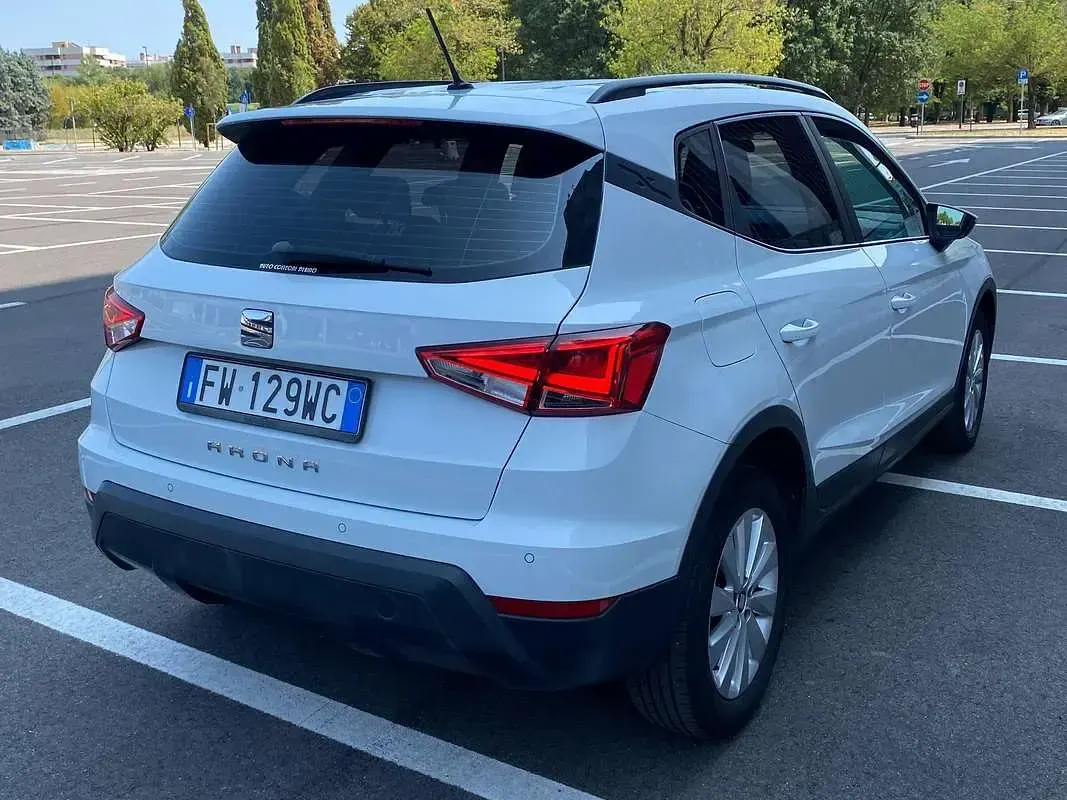 Usata Seat Arona Style 95 CV (69 kW) 2019 Bianco SUV