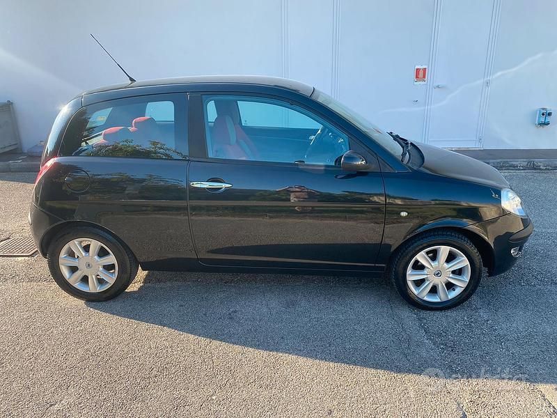 Nero Usata 2003 Lancia Ypsilon Due volumi | 1500 € (Molto cara) - Immagine 1/4